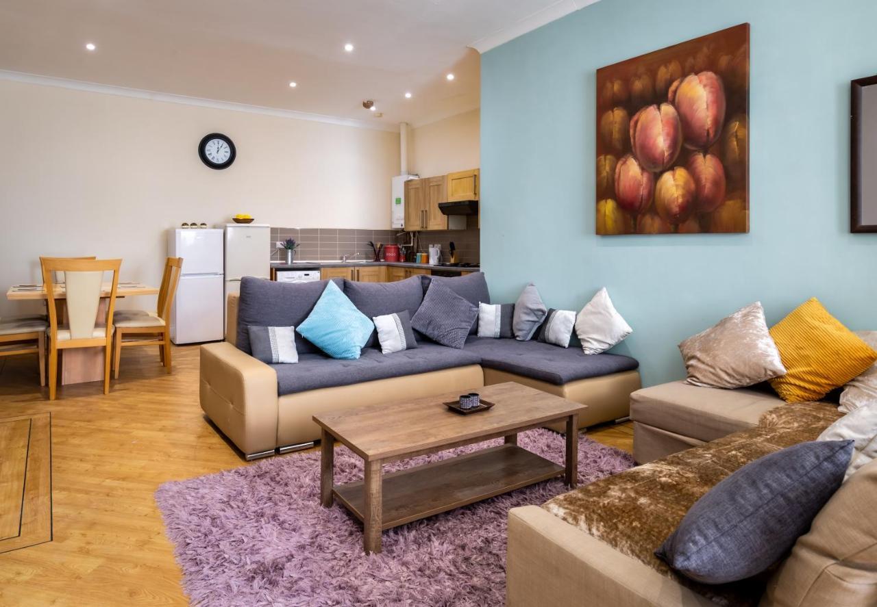 City Centre Super Spacious Apartment *