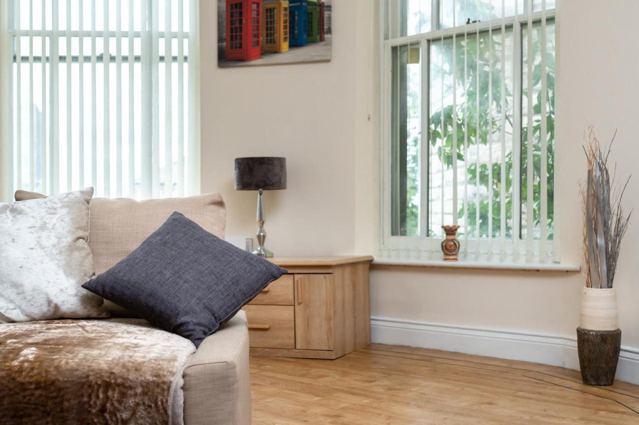 City Centre Super Spacious Apartment *