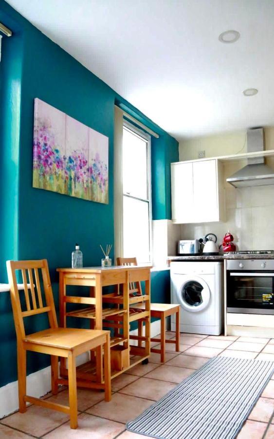 Mosley Street Apartment, Apartment