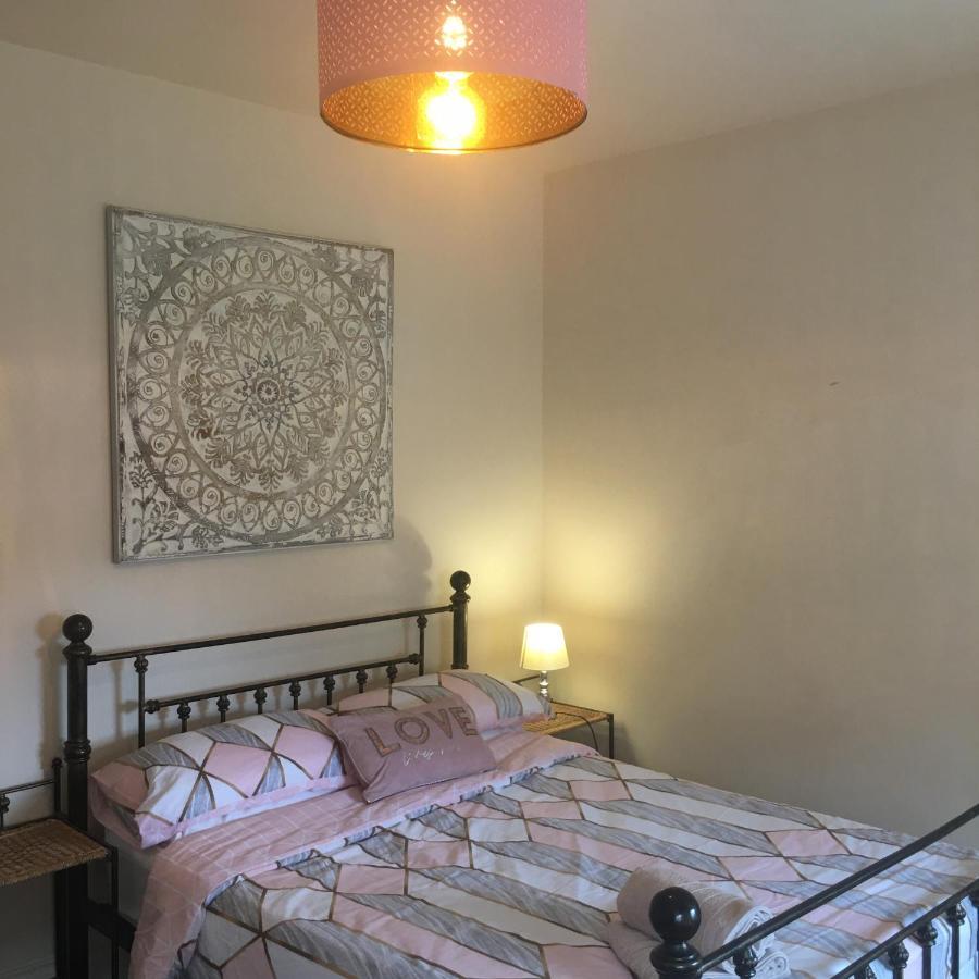 Holiday home Beautifully Presented 6 Bed 5 & A Half Bath House *