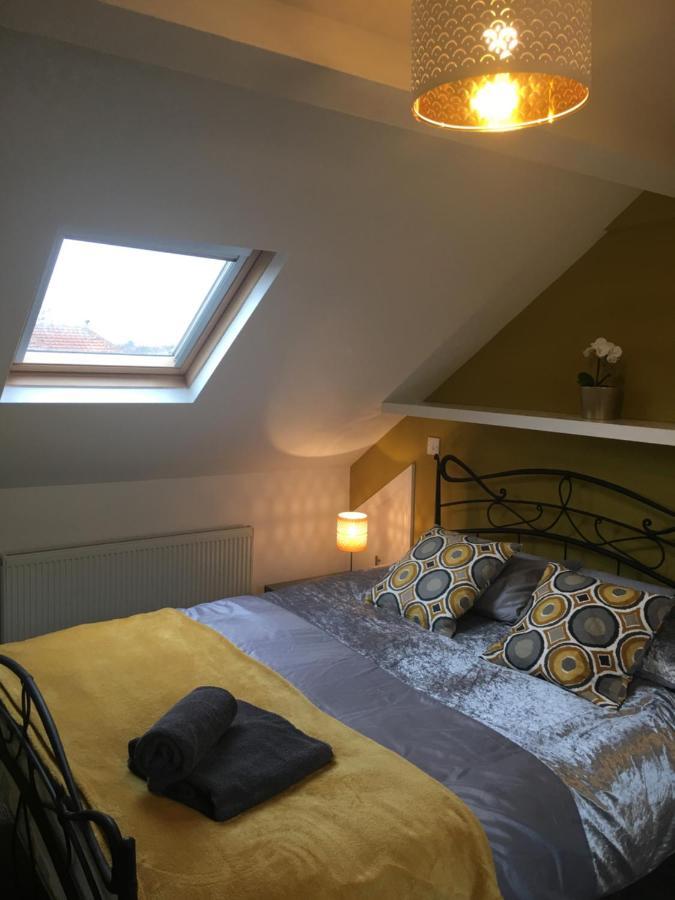 Beautifully Presented 6 Bed 5 & A Half Bath House Holiday home