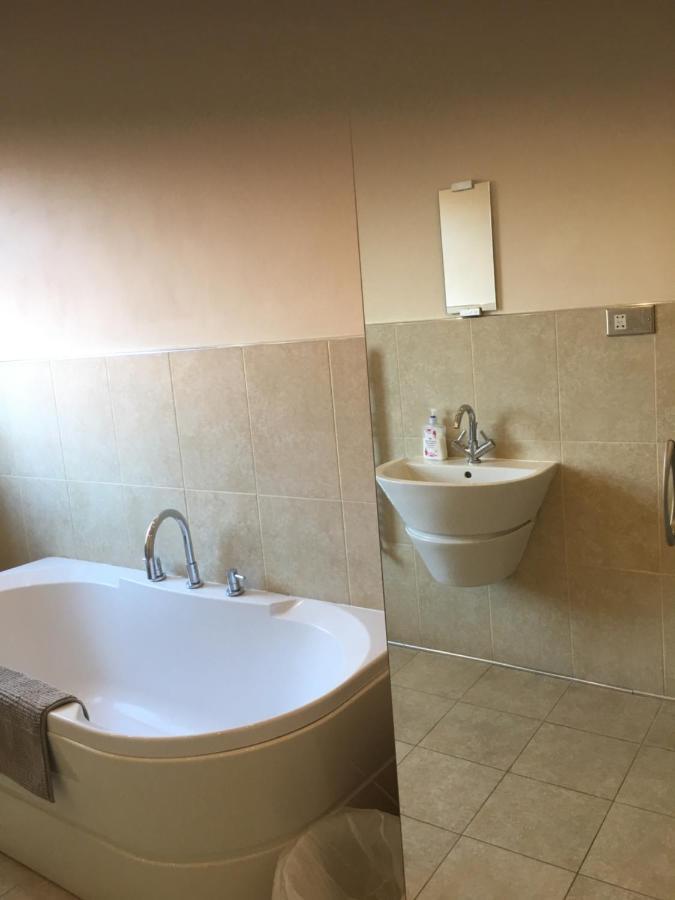 Holiday home Beautifully Presented 6 Bed 5 & A Half Bath House Newcastle upon Tyne