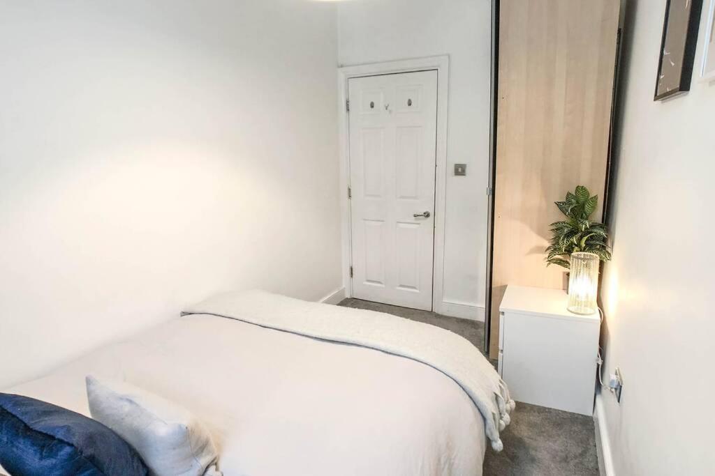 2 Bedroom Serviced Centre - Sleeps 6 Newcastle upon Tyne