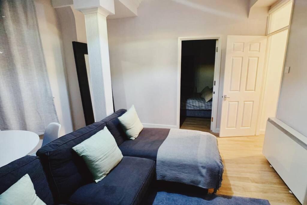 Apartment 3 Bed City Centre Serviced - Sleeps 7