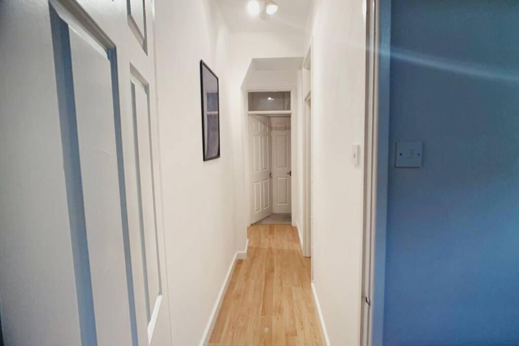 3 Bed City Centre Serviced - Sleeps 7