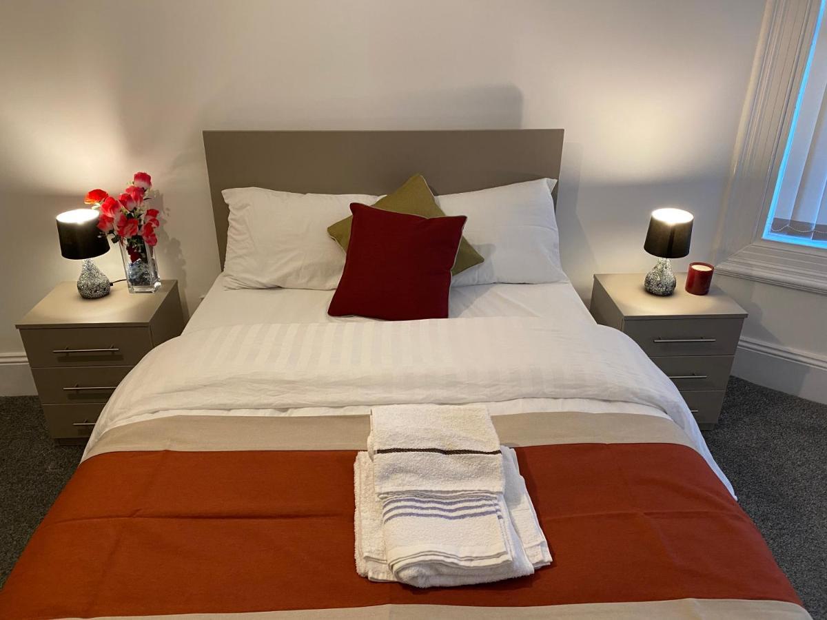 Heaton Park Road Professional Lets Apartment *
