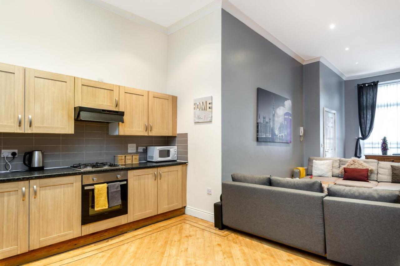 City Centre Super Spacious Apartment *