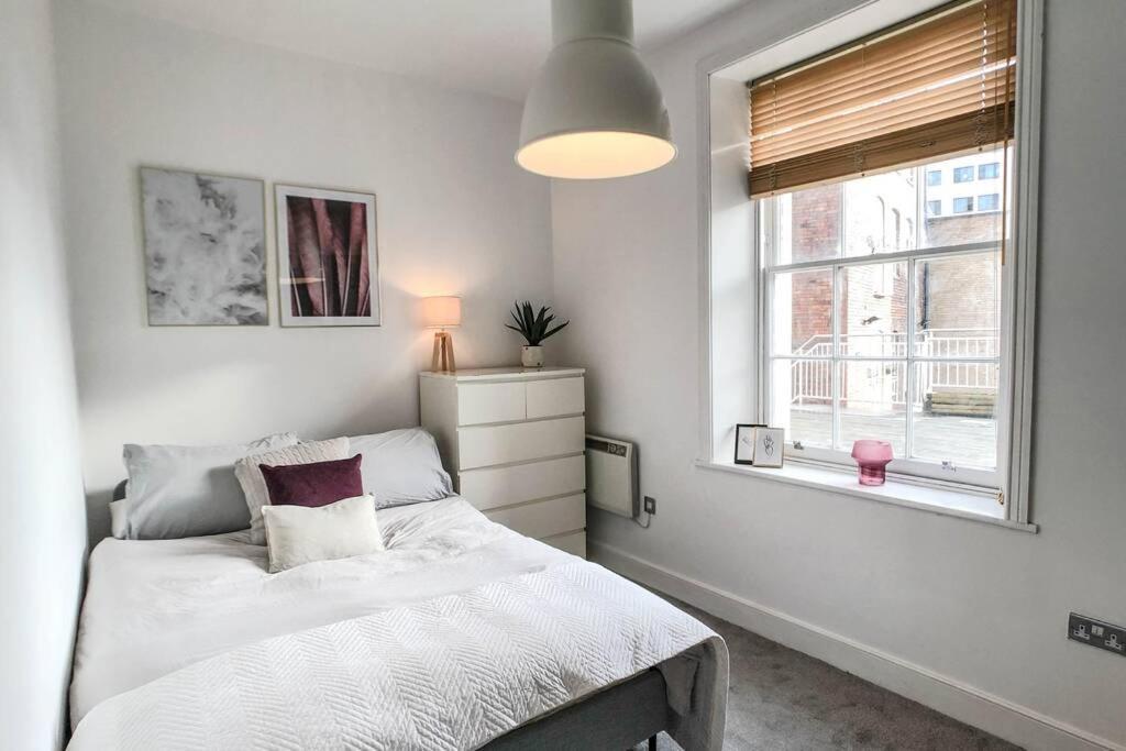 2 Bedroom Serviced Centre - Sleeps 6 Apartment