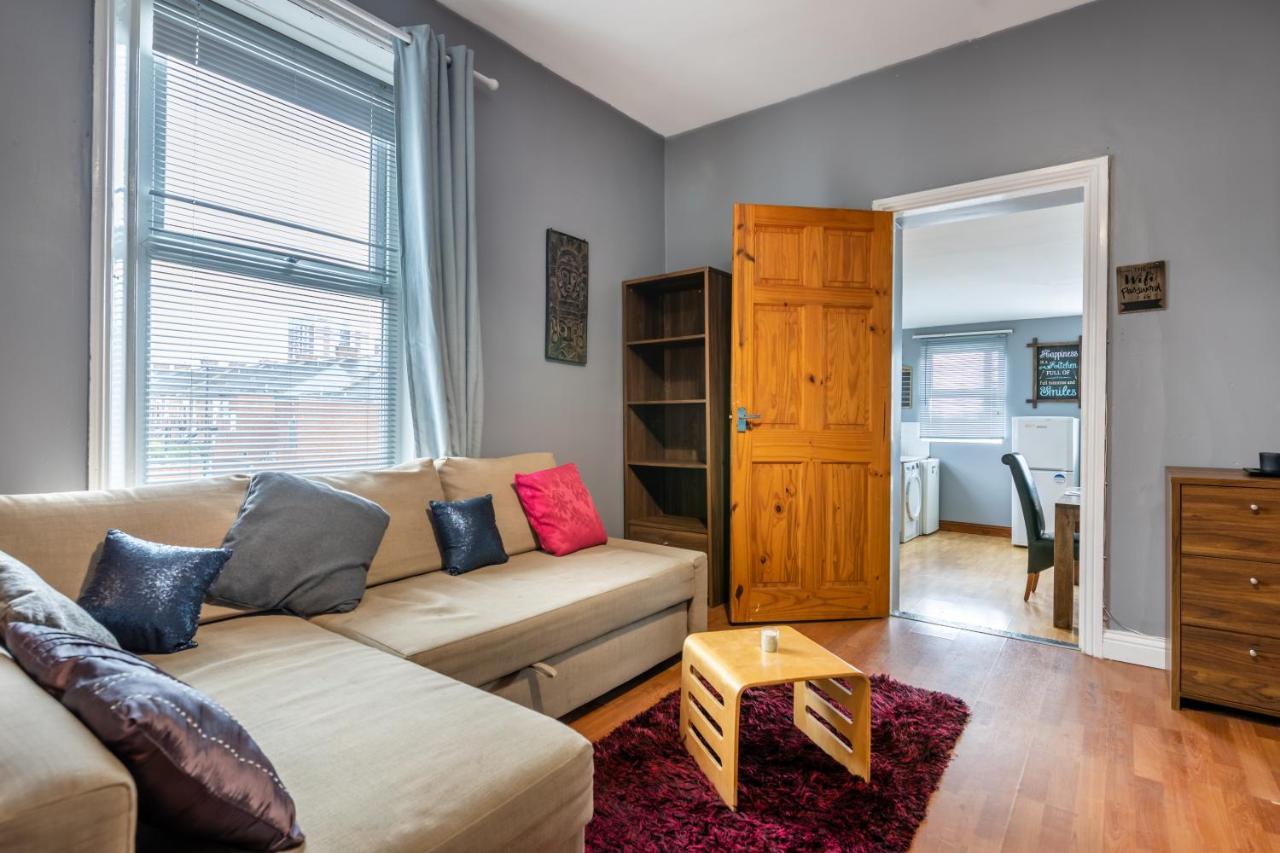 City Centre Super Spacious Free Parking And Wi Fi *