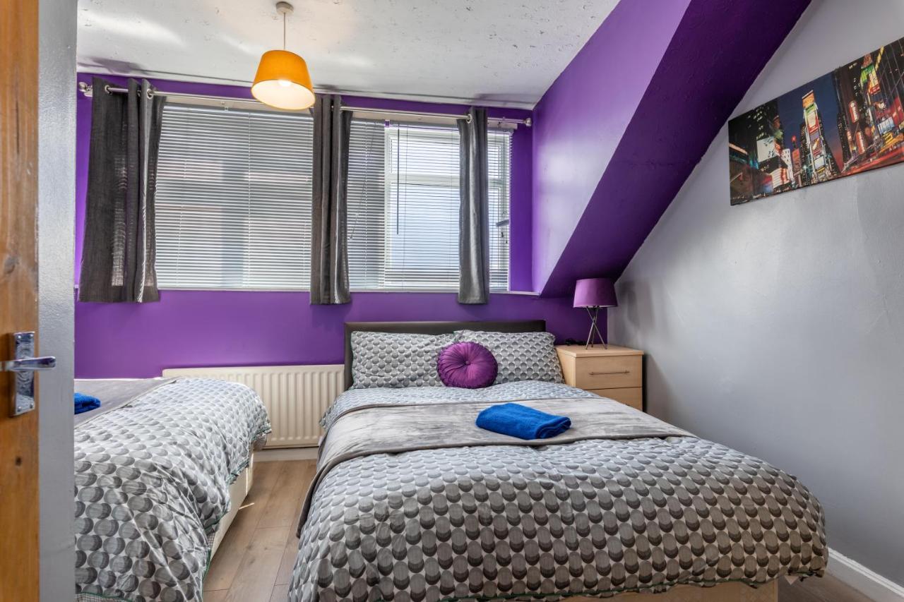 City Centre Super Spacious Free Parking And Wi Fi Apartment Newcastle upon Tyne
