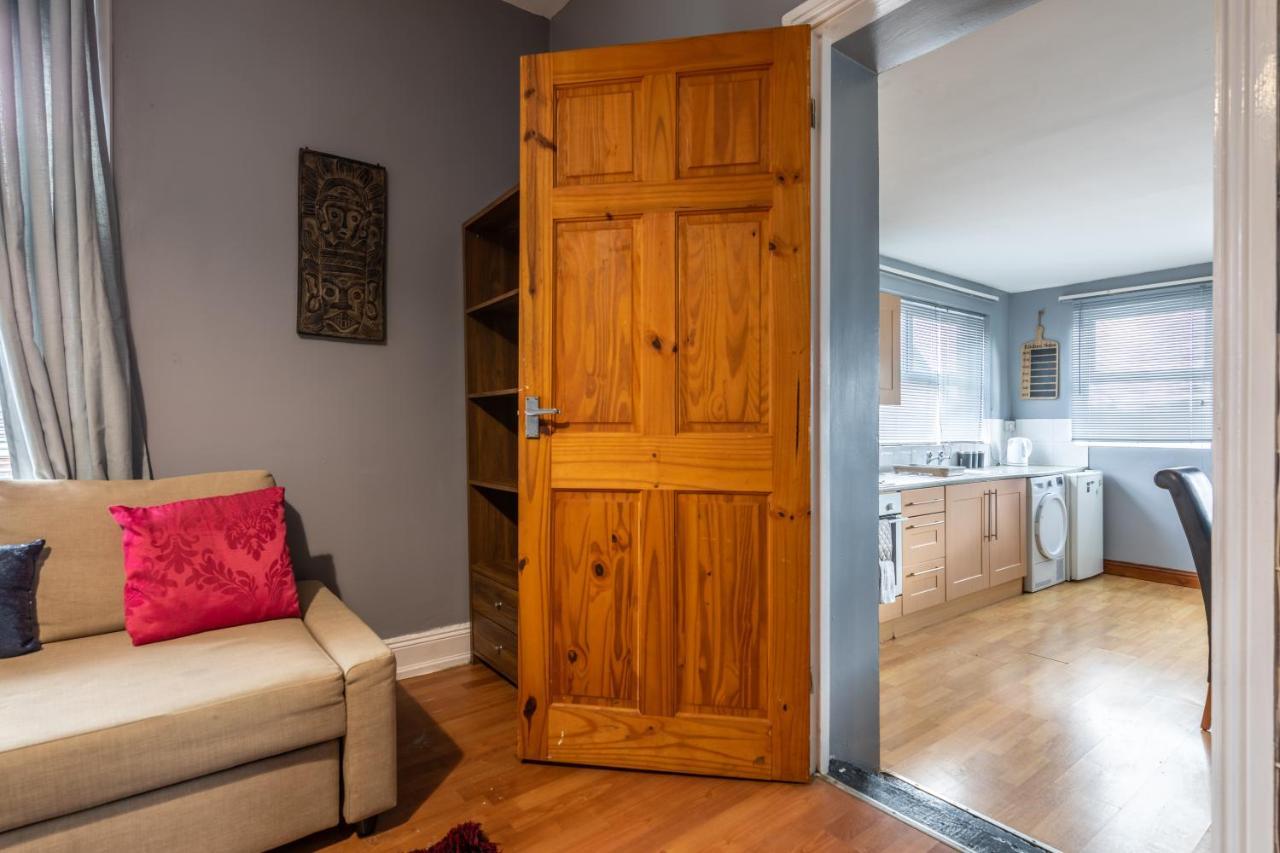 Apartment City Centre Super Spacious Free Parking And Wi Fi Newcastle upon Tyne
