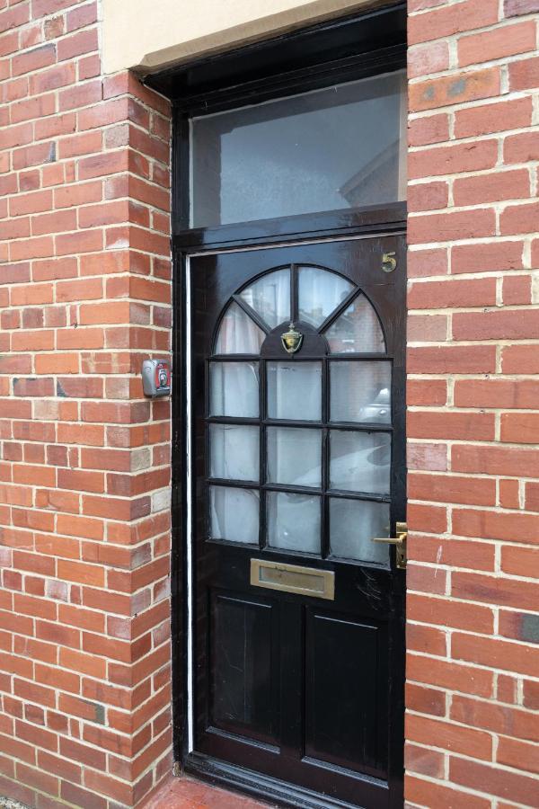 City Centre Super Spacious Free Parking And Wi Fi Apartment Newcastle upon Tyne