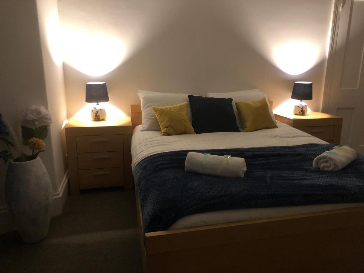 Cosy 2 Double Bed Flat With Great Links In Lovely Area Apartment *
