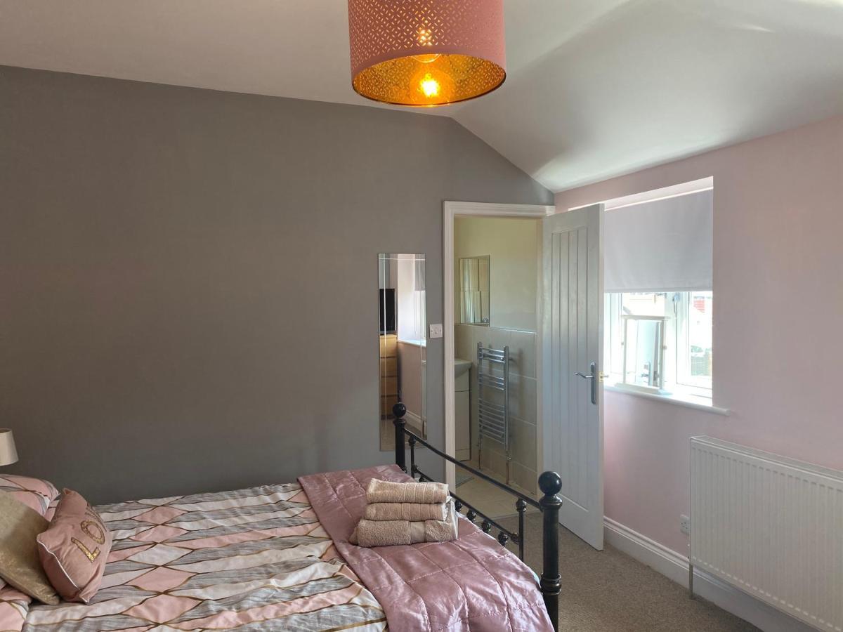 Beautifully Presented 6 Bed 5 & A Half Bath House * Newcastle upon Tyne