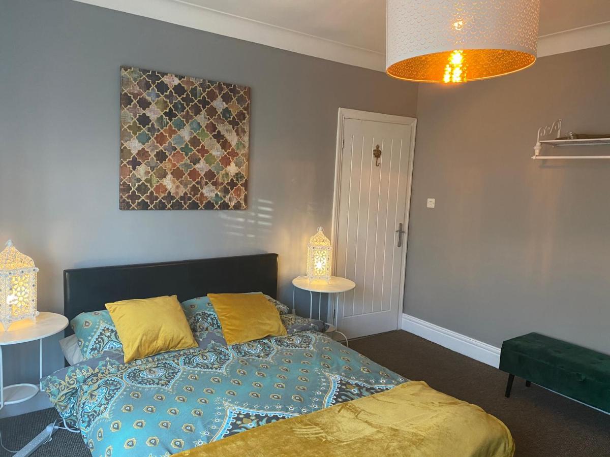 Beautifully Presented 6 Bed 5 & A Half Bath House * Newcastle upon Tyne