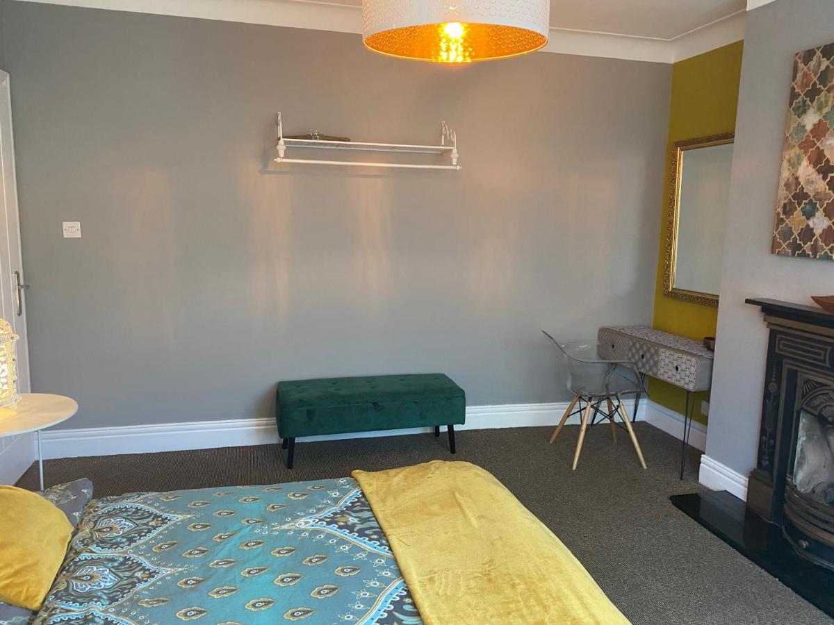 Holiday home Beautifully Presented 6 Bed 5 & A Half Bath House *