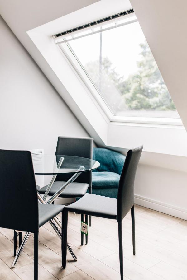 Apartment Short Stays Away 200 *