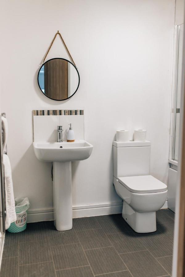 Short Stays Away 200 Apartment