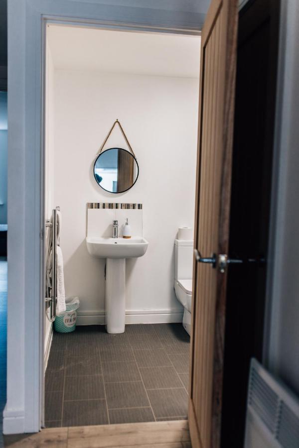Short Stays Away 200 Apartment
