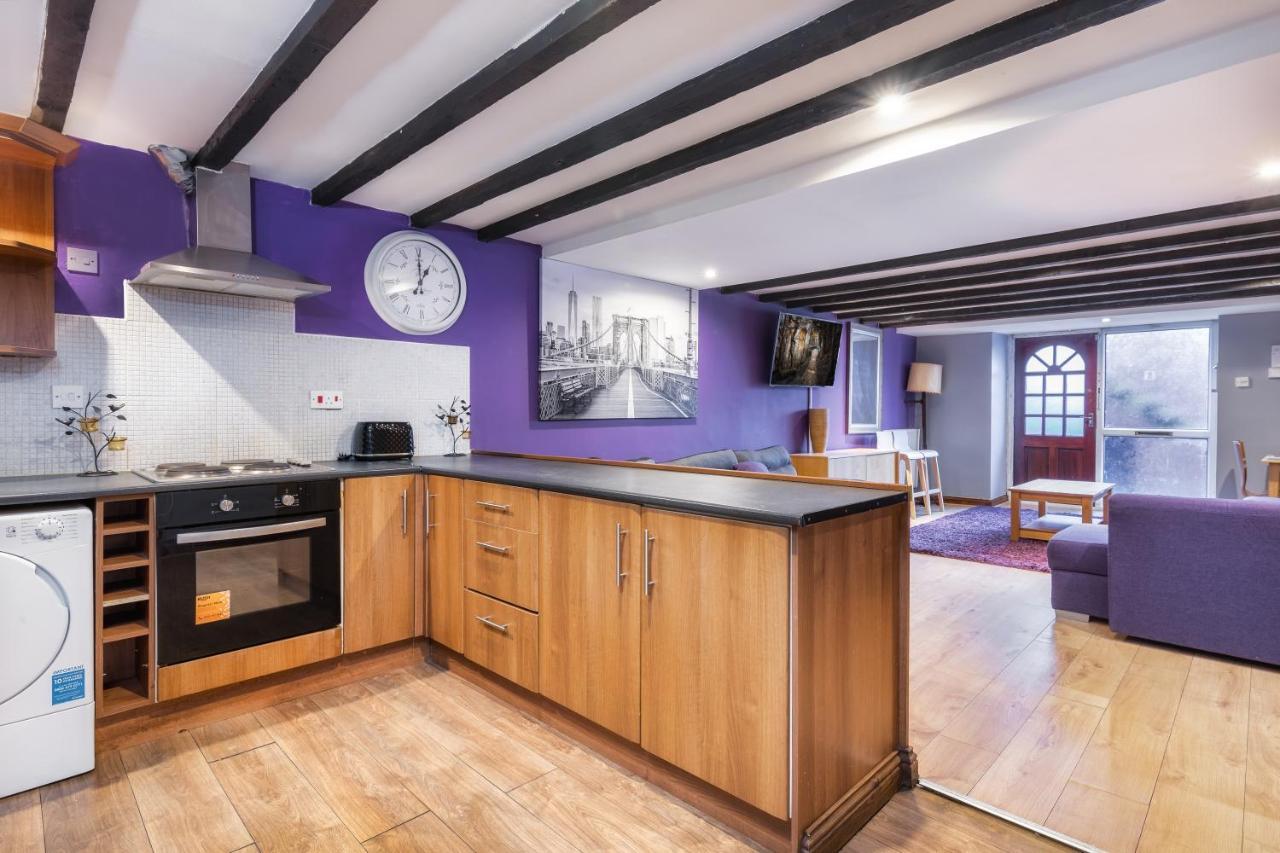 City Centre Super Spacious Free Parking And Wi Fi