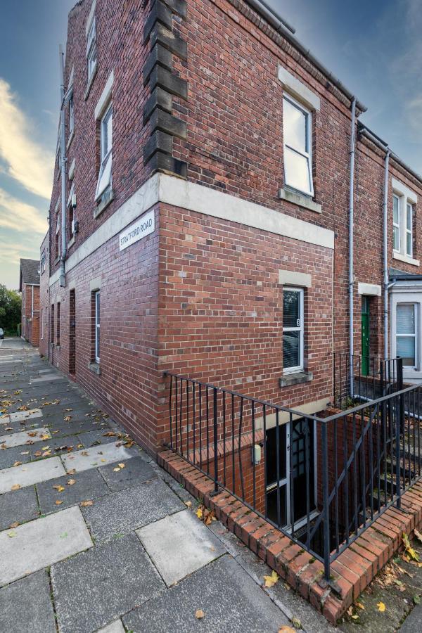 City Centre Super Spacious Free Parking And Wi Fi Apartment Newcastle upon Tyne