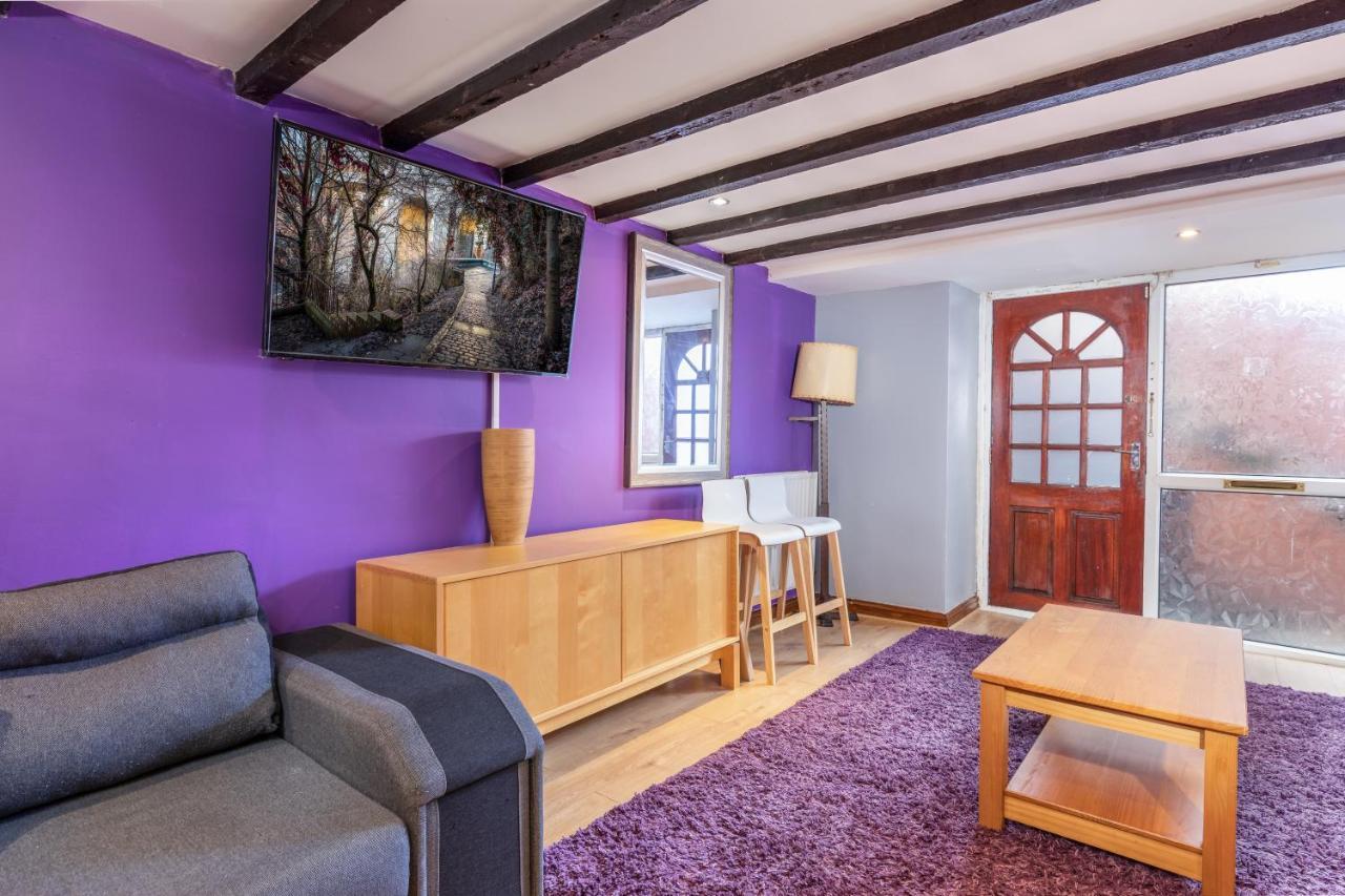 City Centre Super Spacious Free Parking And Wi Fi Apartment *