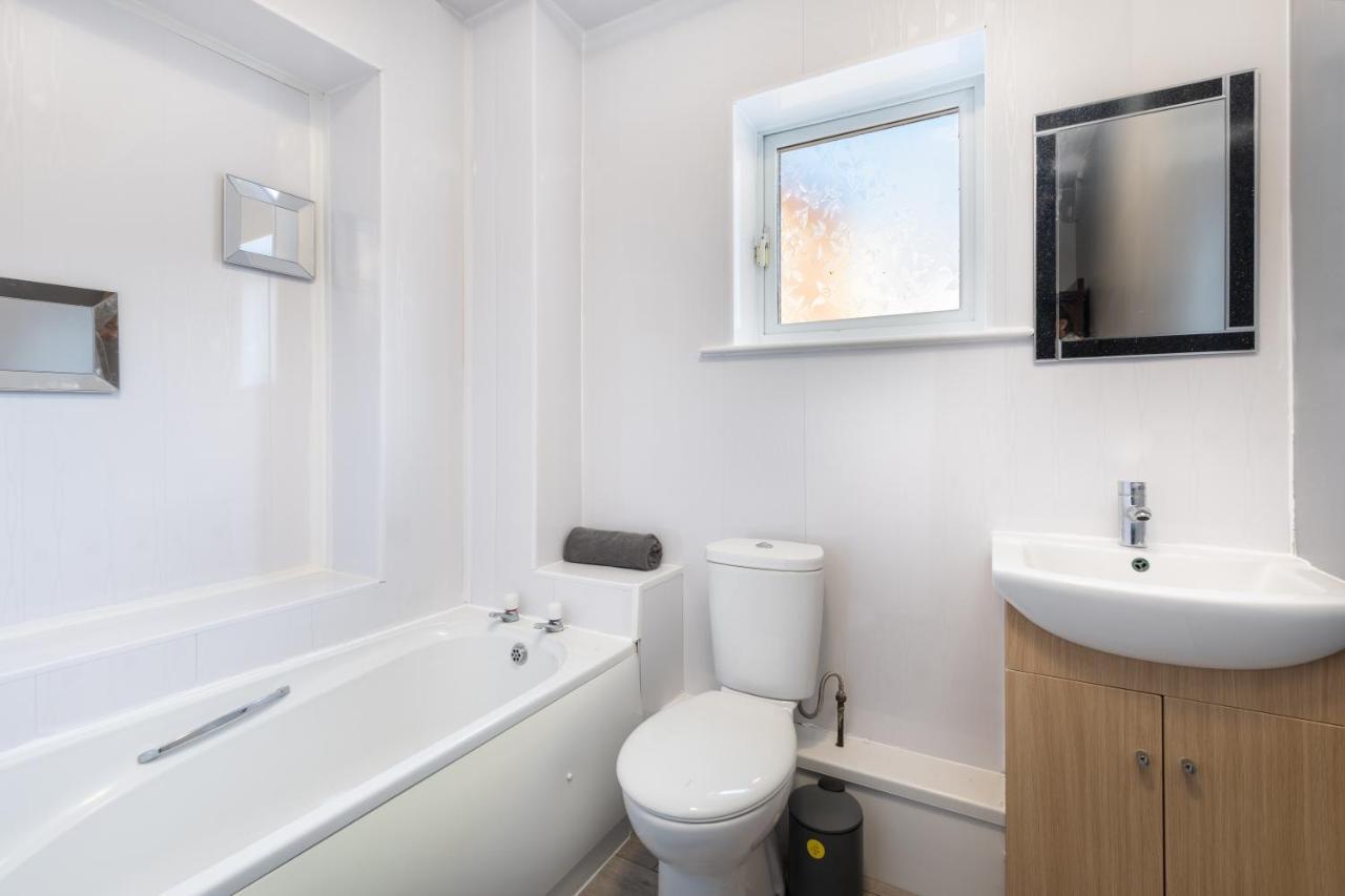 Apartment City Centre Super Spacious Free Parking And Wi Fi *