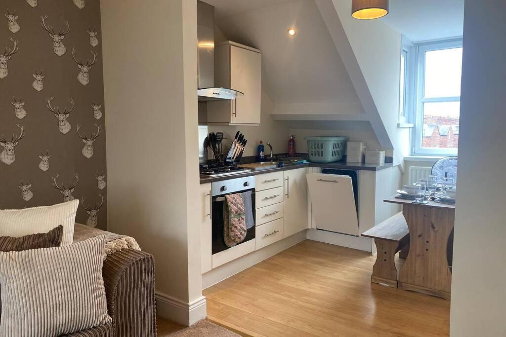Upper 2 Bedroom In The Heart Of Jesmond