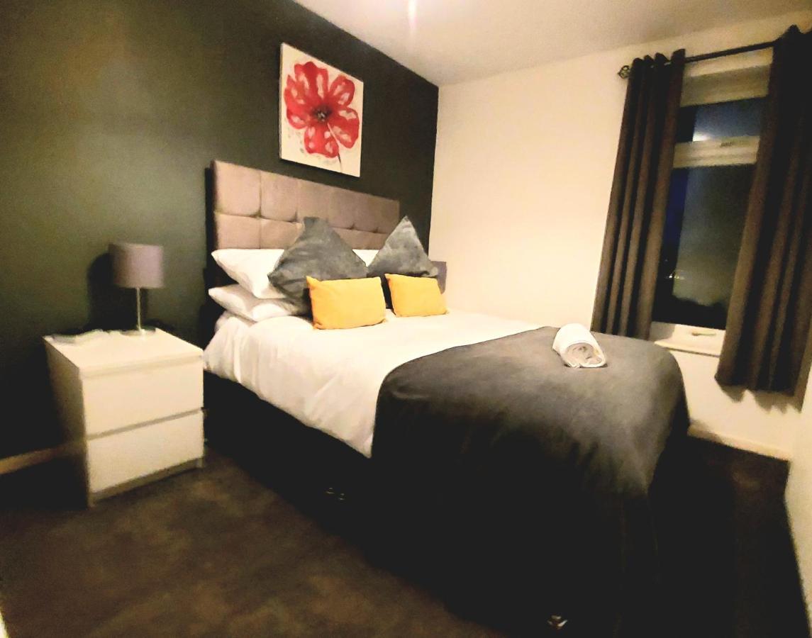 Milton House: 3-bed With Free Wi-fi And Parking In *