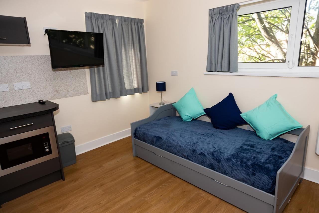 Alexander Apartments Studios Apartment