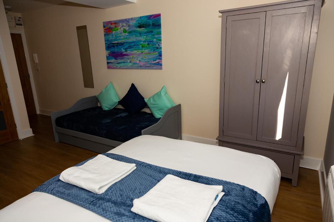 Alexander Apartments Studios Apartment