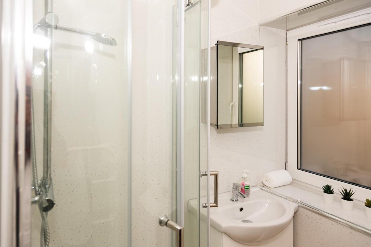 Alexander Apartments Studios Apartment *