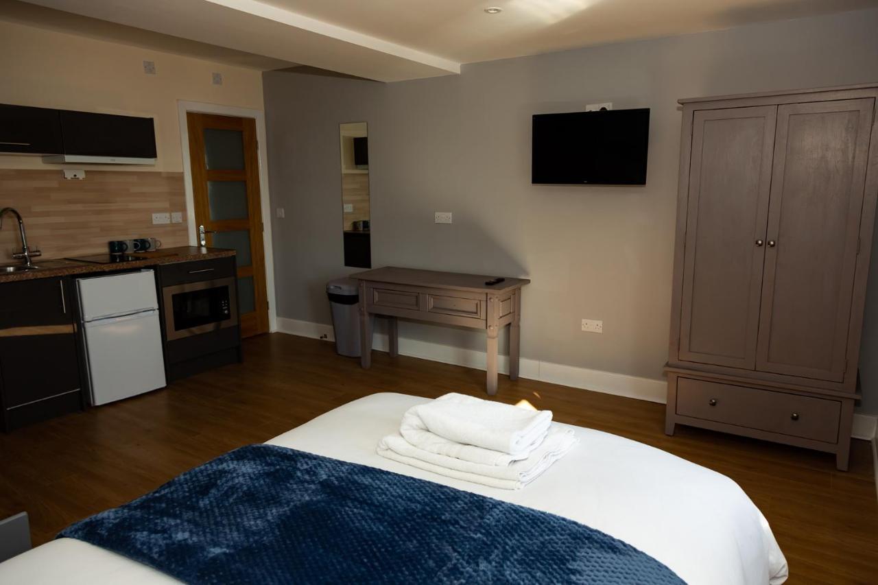 Alexander Apartments Studios *