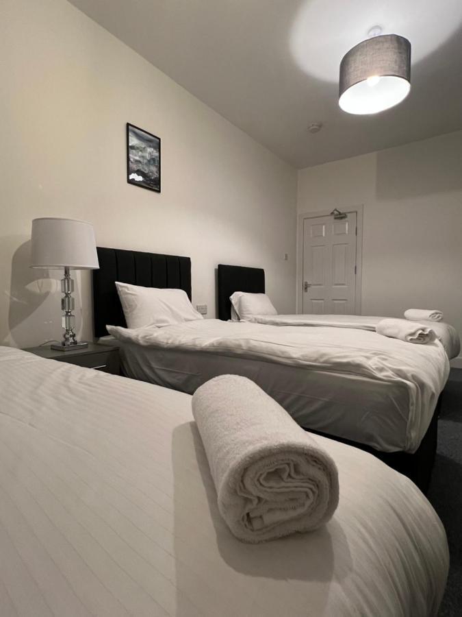 The Bake - 5 Bedroom Large Sleeps Up To 16 Person *