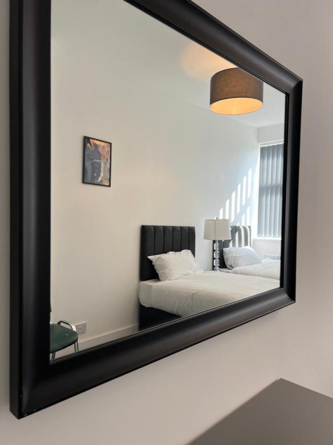 Apartment The Bake - 5 Bedroom Large Sleeps Up To 16 Person Newcastle upon Tyne