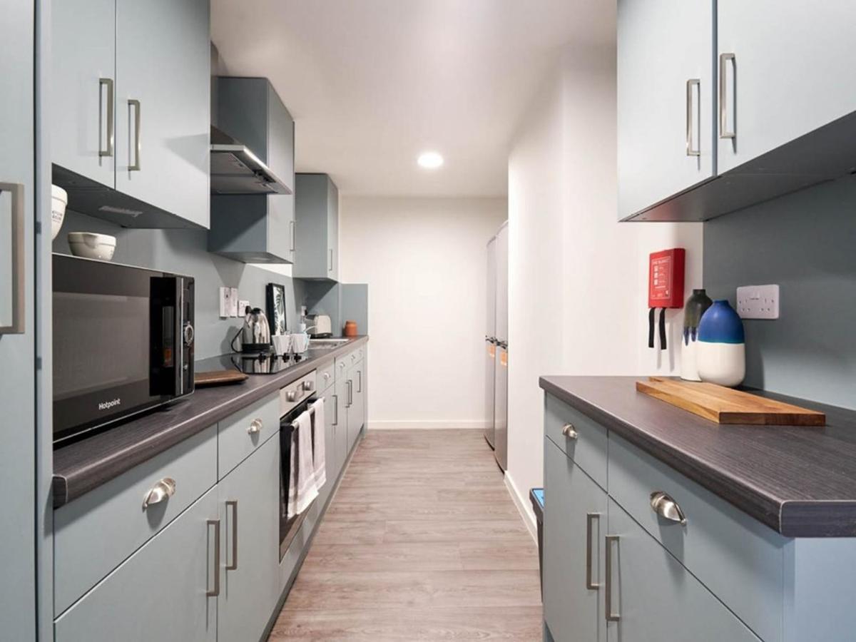Apartment Charming Rooms, Newcastle Upon Tyne - Sk *