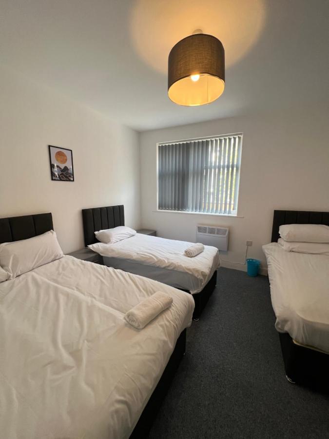 The Bake - 5 Bedroom Large Sleeps Up To 16 Person Apartment Newcastle upon Tyne