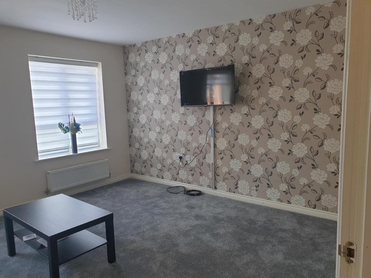 Cheerful 4 Bedroom Townhouse With Free Parking Apartment Newcastle upon Tyne