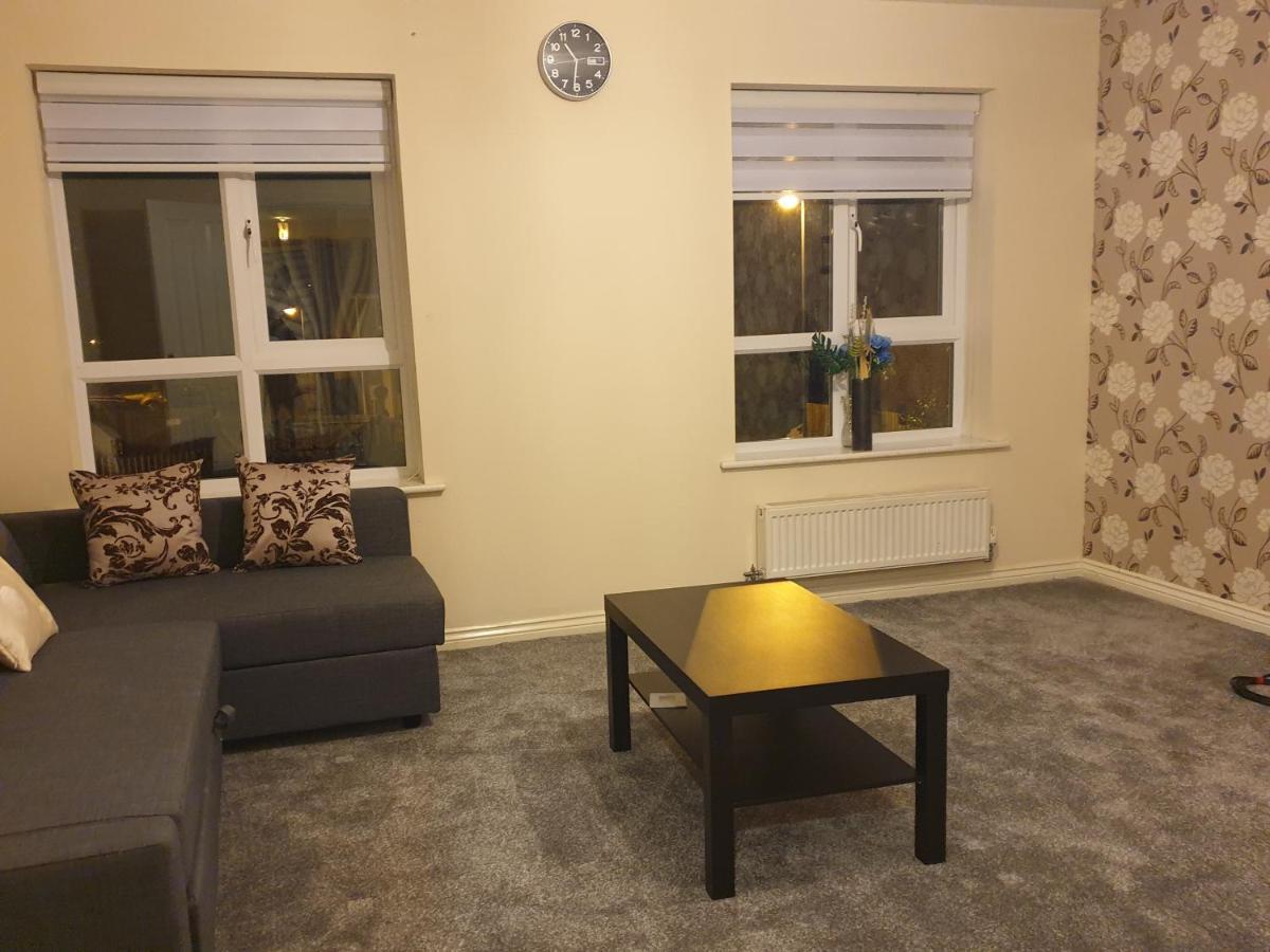 Cheerful 4 Bedroom Townhouse With Free Parking * Newcastle upon Tyne