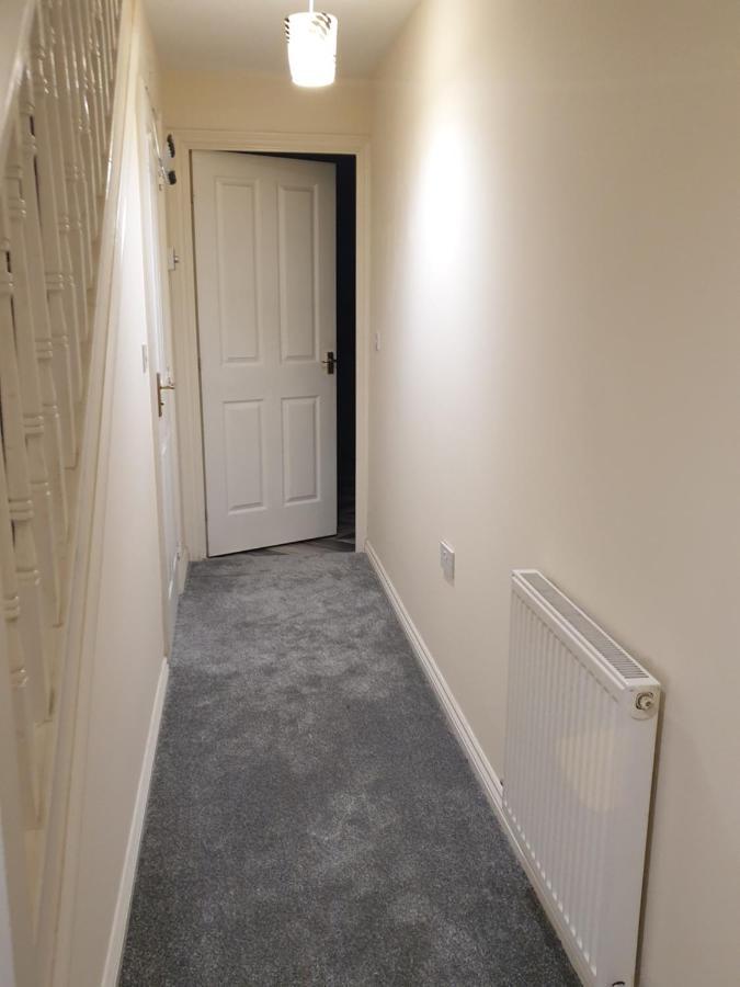 Cheerful 4 Bedroom Townhouse With Free Parking Apartment *
