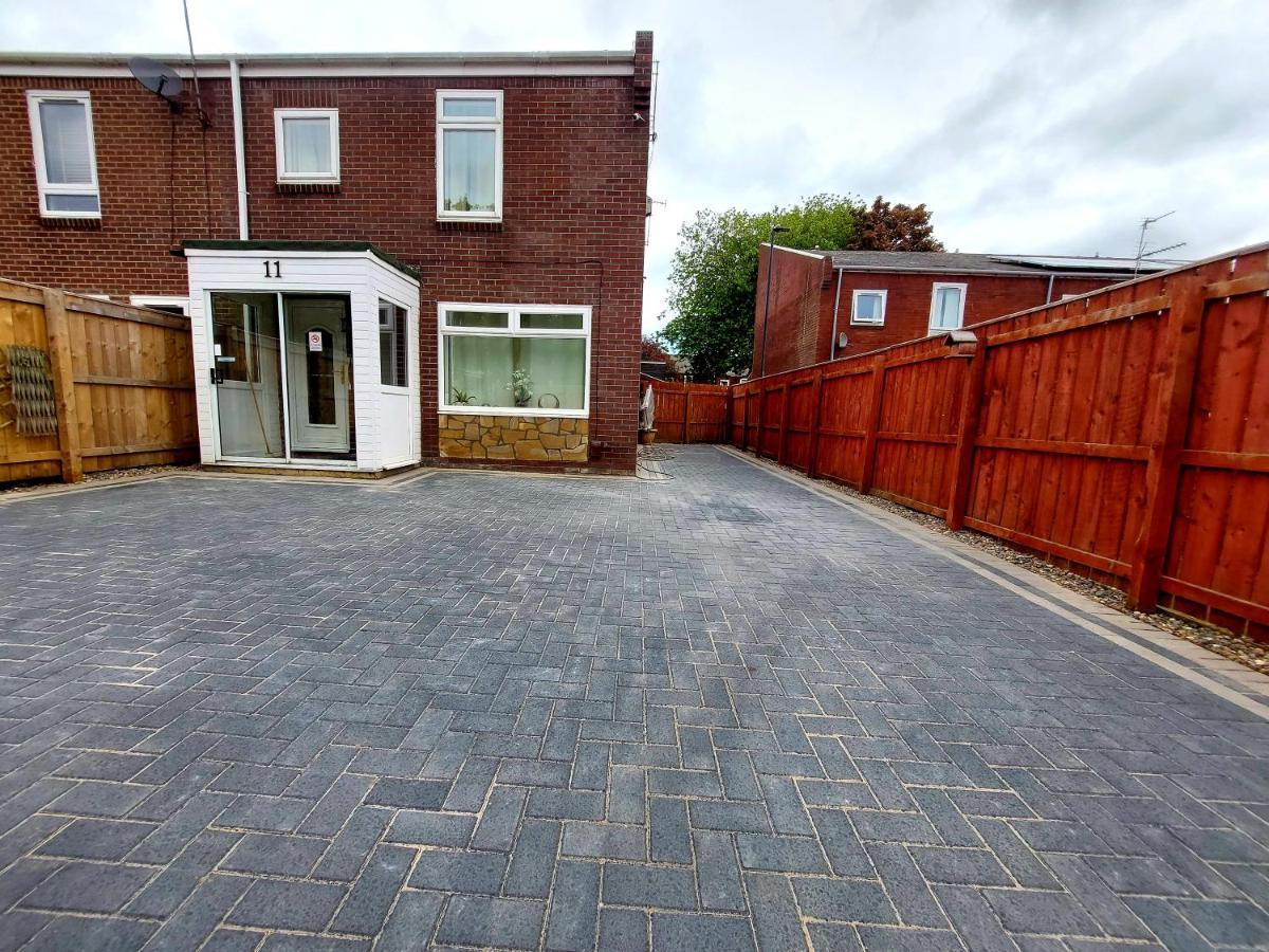 Holiday home Milton House: 3-bed With Free Wi-fi And Parking In