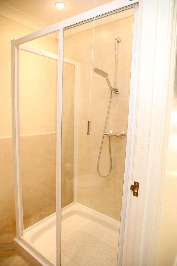 Apartment Beautiful Cozy 3 Bedroom 2 Bathroom *