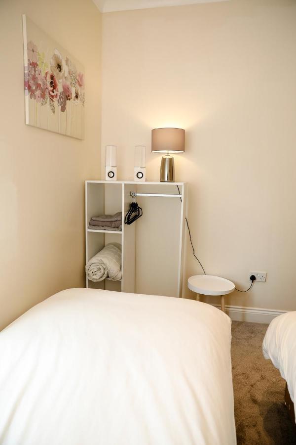 Beautiful Cozy 3 Bedroom 2 Bathroom *