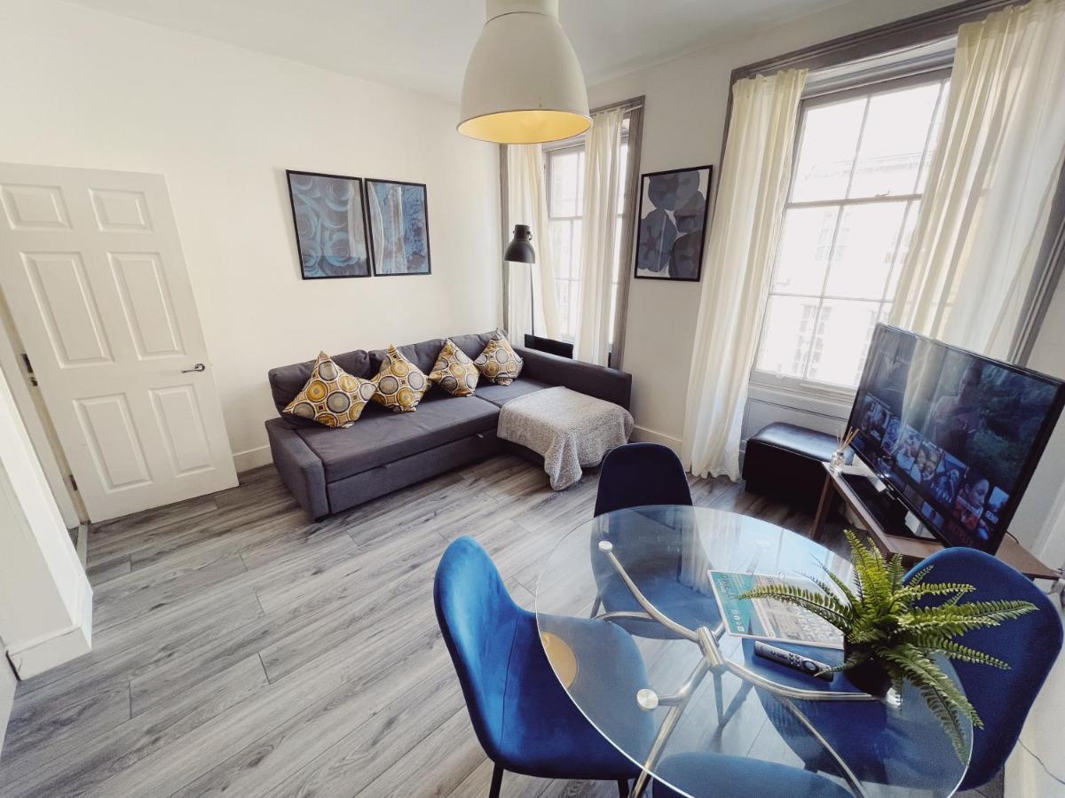 Centre, Two Bedroom, Sleeps 6 Apartment