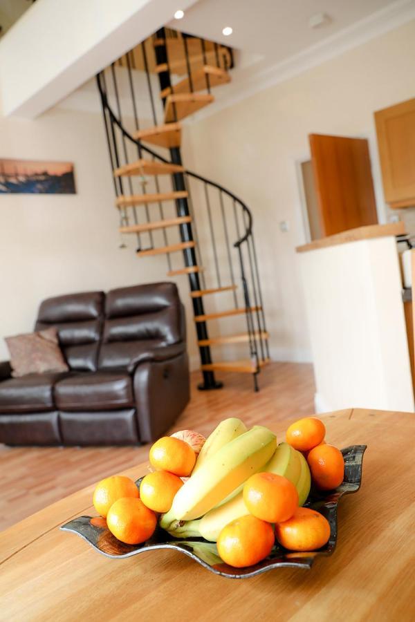 Beautiful Cozy 3 Bedroom 2 Bathroom Apartment