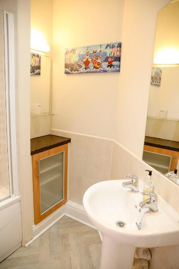 Beautiful Cozy 3 Bedroom 2 Bathroom *
