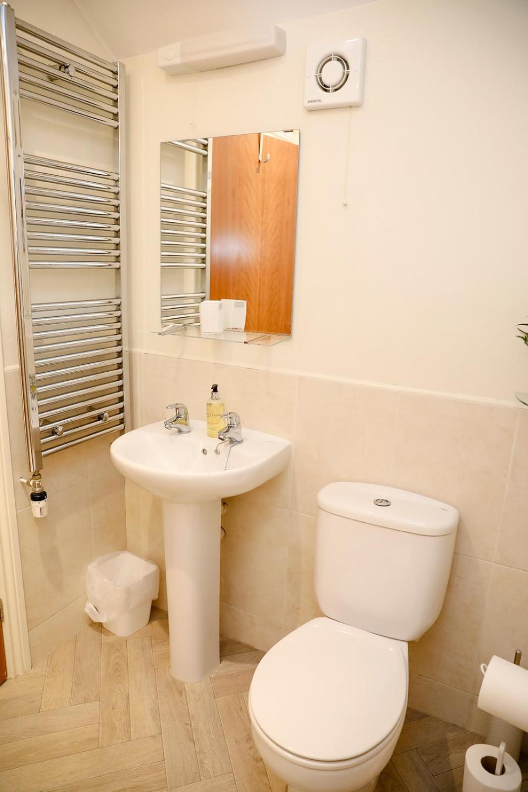 Beautiful Cozy 3 Bedroom 2 Bathroom