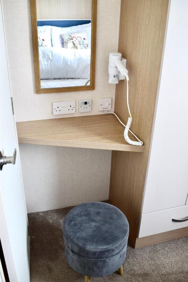 New Sea View Platinum Caravan With Huge Decking