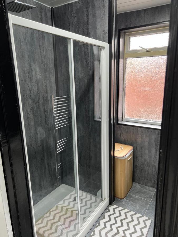 Nuns Moor Fully Equipped Kitchen Free Parking Netflix Apartment