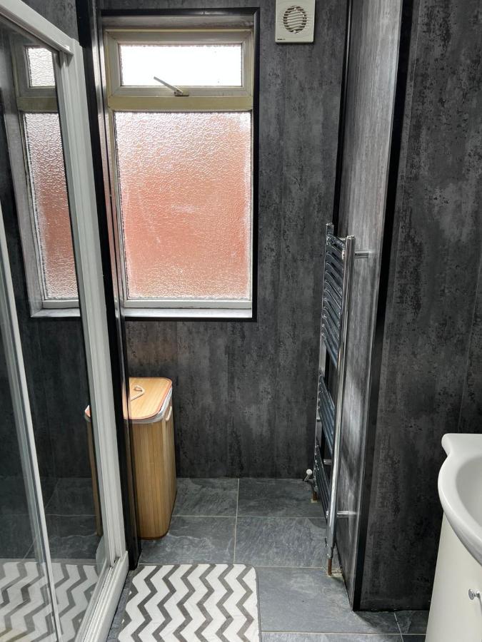Nuns Moor Fully Equipped Kitchen Free Parking Netflix Apartment